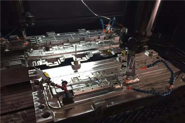 <strong>南京藝（yì）匠精密加工知識分享：數控精密機械加工應用範（fàn）圍</strong>