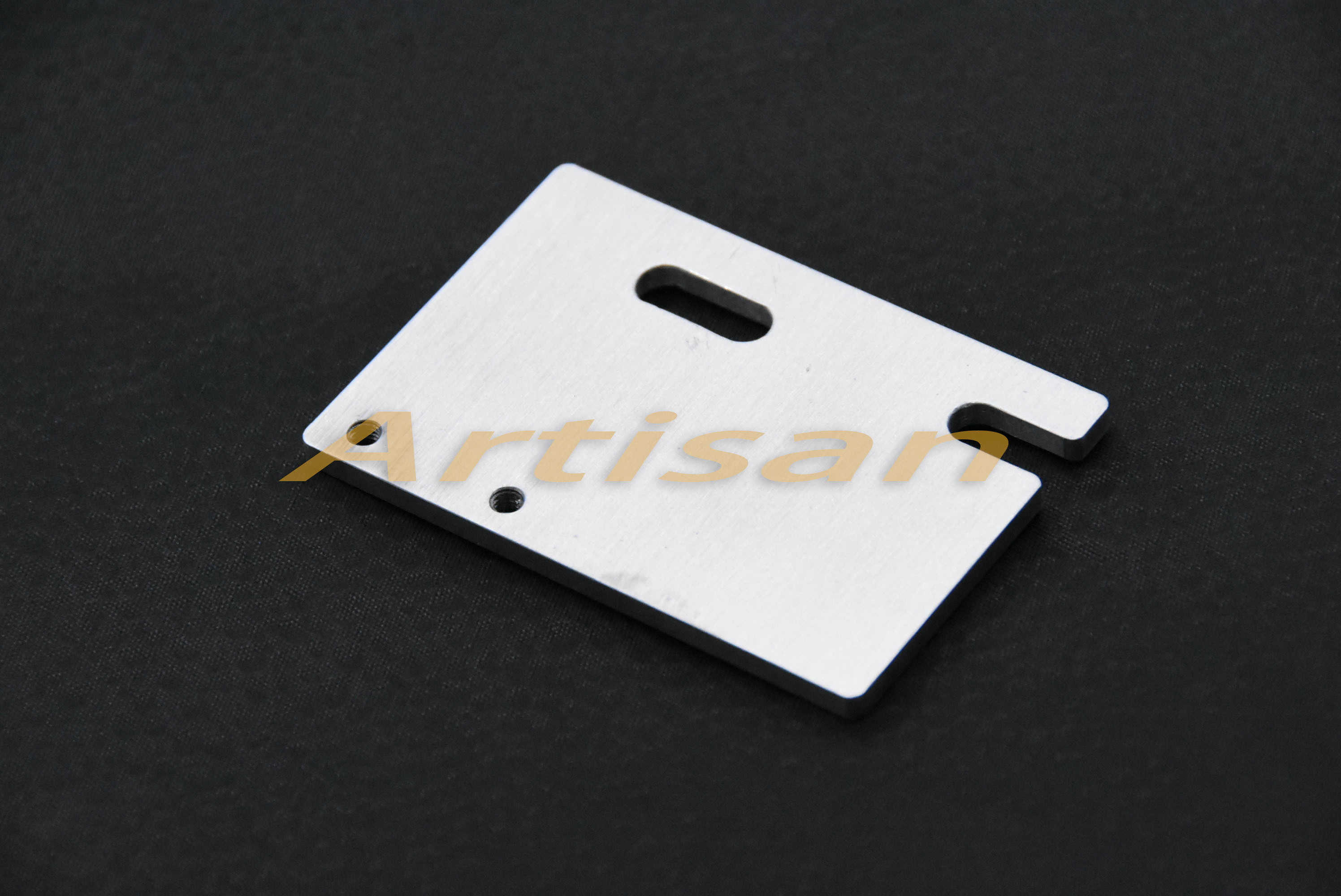 <strong>电子类（lèi）精密加工：板3</strong>