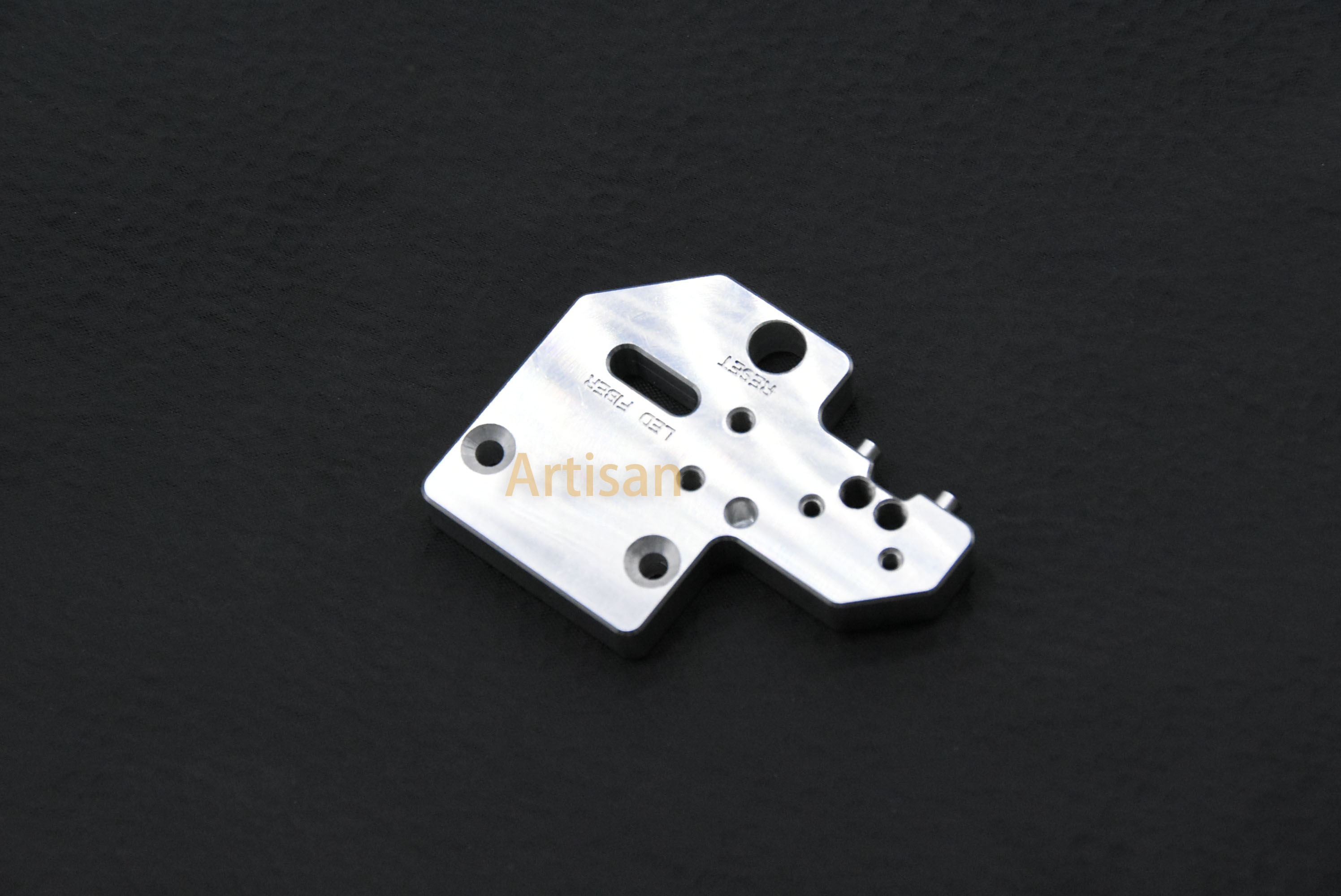 <strong>电子类精密件加工（gōng）：支架2</strong>