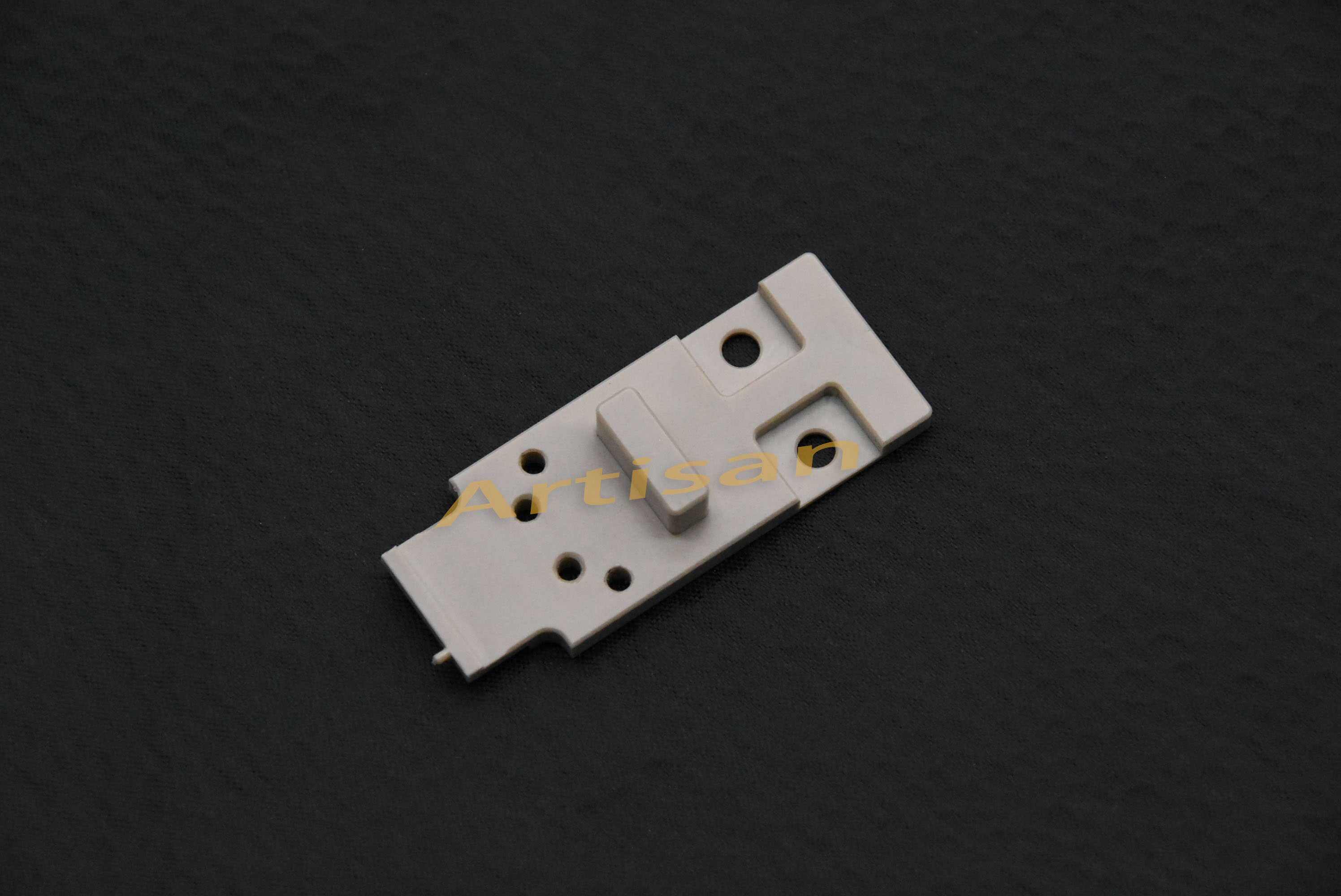 <strong>电子类精（jīng）密件加工（gōng）：塑（sù）料块2</strong>