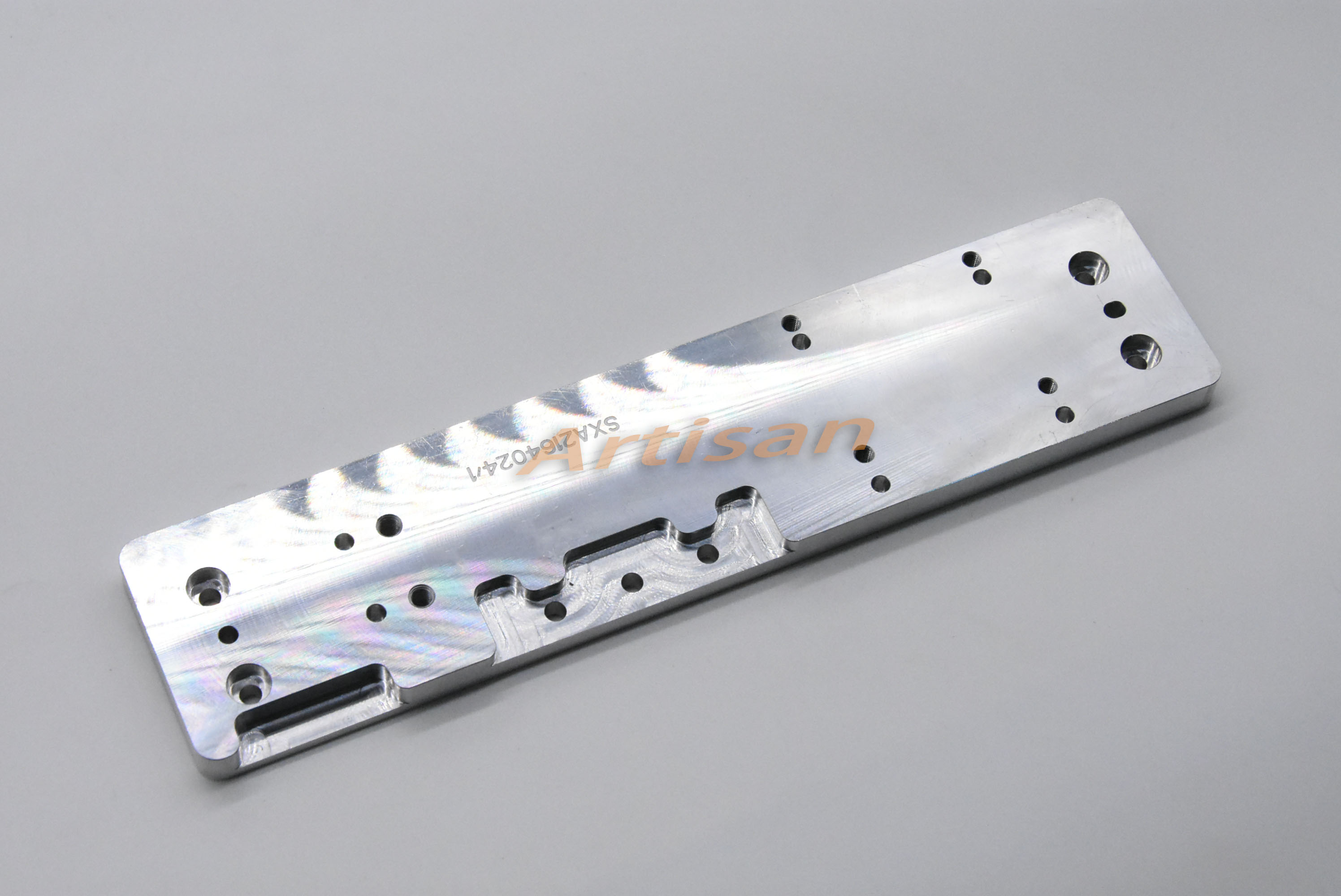 <strong>电子类精密件加工：安（ān）装板</strong>